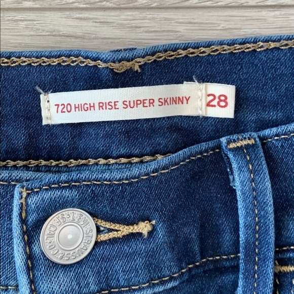 Levi’s High Rise Super Skinny Raw Hem Jeans - Picture 6 of 12